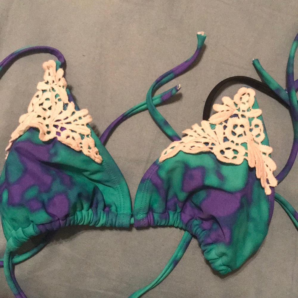 Lot of 3 Victoria’s Secret Pink tops and 1 target - Picture 5 of 6